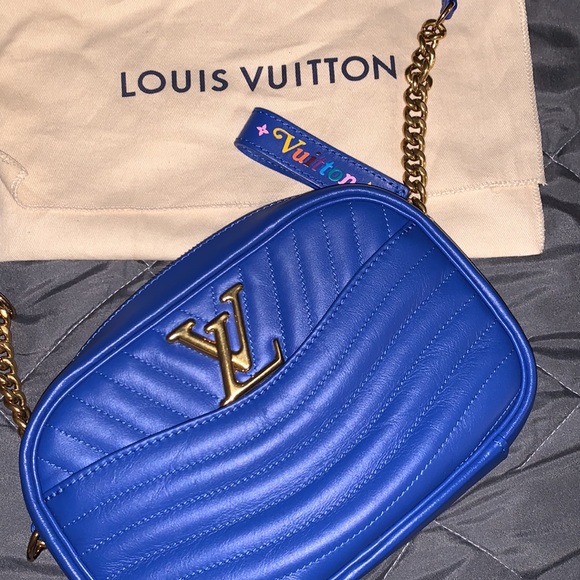 Louis Vuitton Camera New Wave Bag - Picture 3 of 14